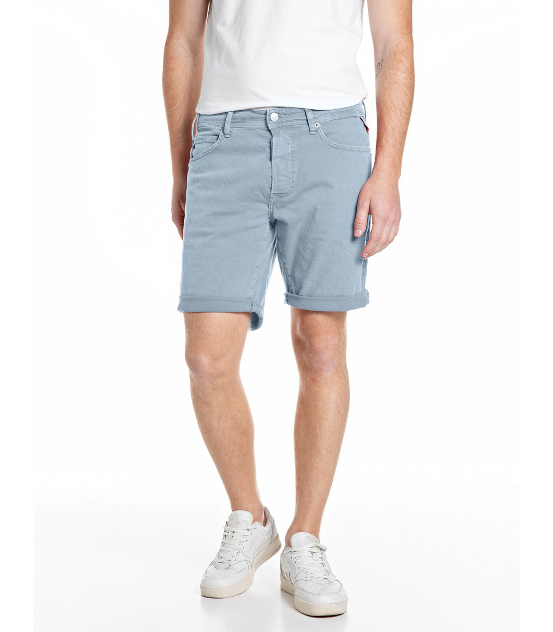 テーパードフィットカラーデニムショーツ